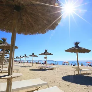 Casa 2 Dormitorios A Pie Del Mar Con Su Jardin Y Parking Сasa de vacaciones Cambrils